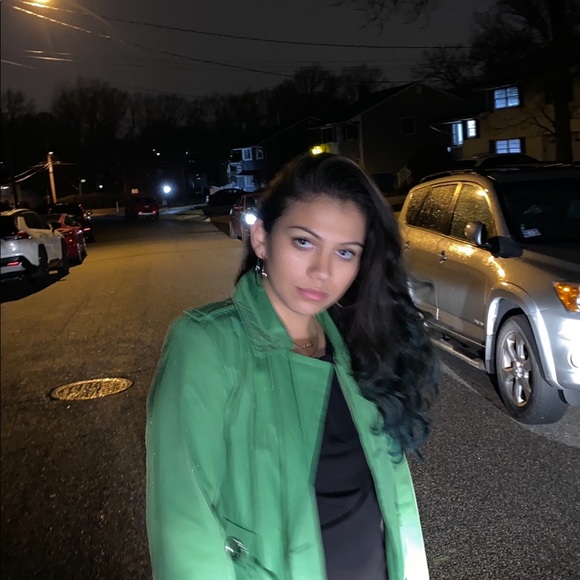 Meet your Posher, Amy - Picture 1 of 6